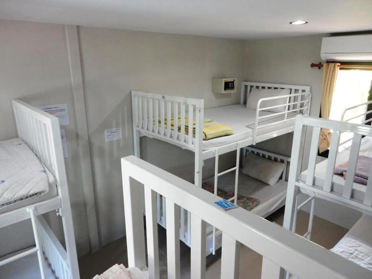 Hostel Stones Bar Dorm Rooms Koh Phi Phi