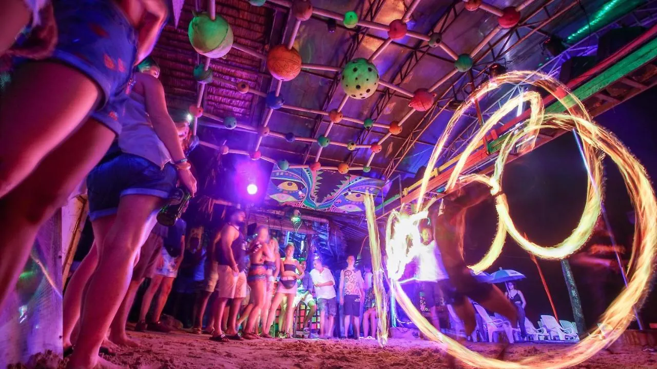 Stones Bar Dorm Rooms Koh Phi Phi Thailand